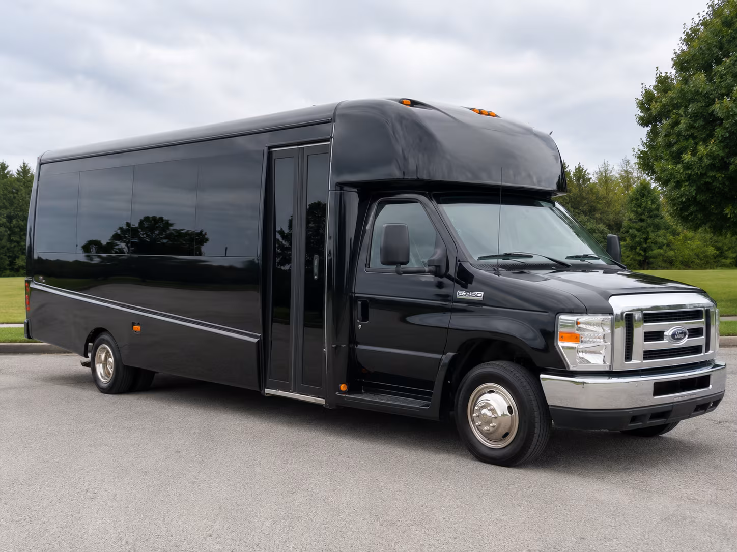 minibus rentals for oxnard prom groups who want to keep it intimate
