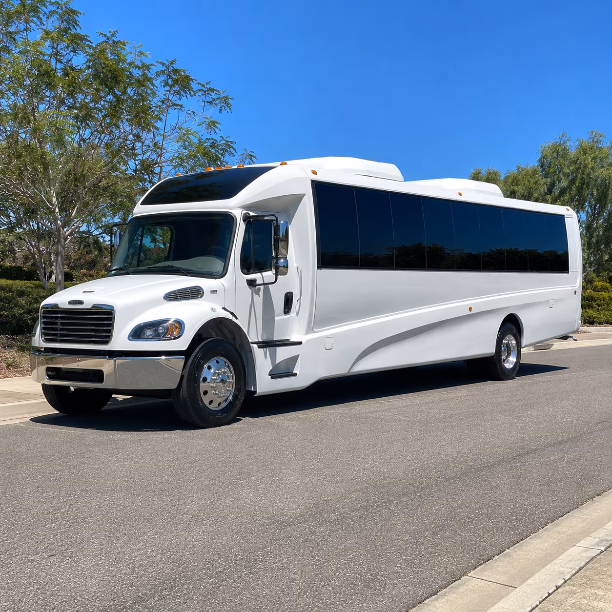 oxnard 15 passenger minibus