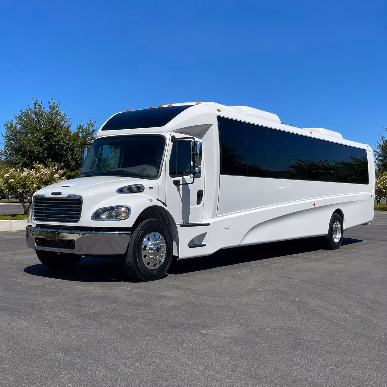 oxnard 18 passenger minibus